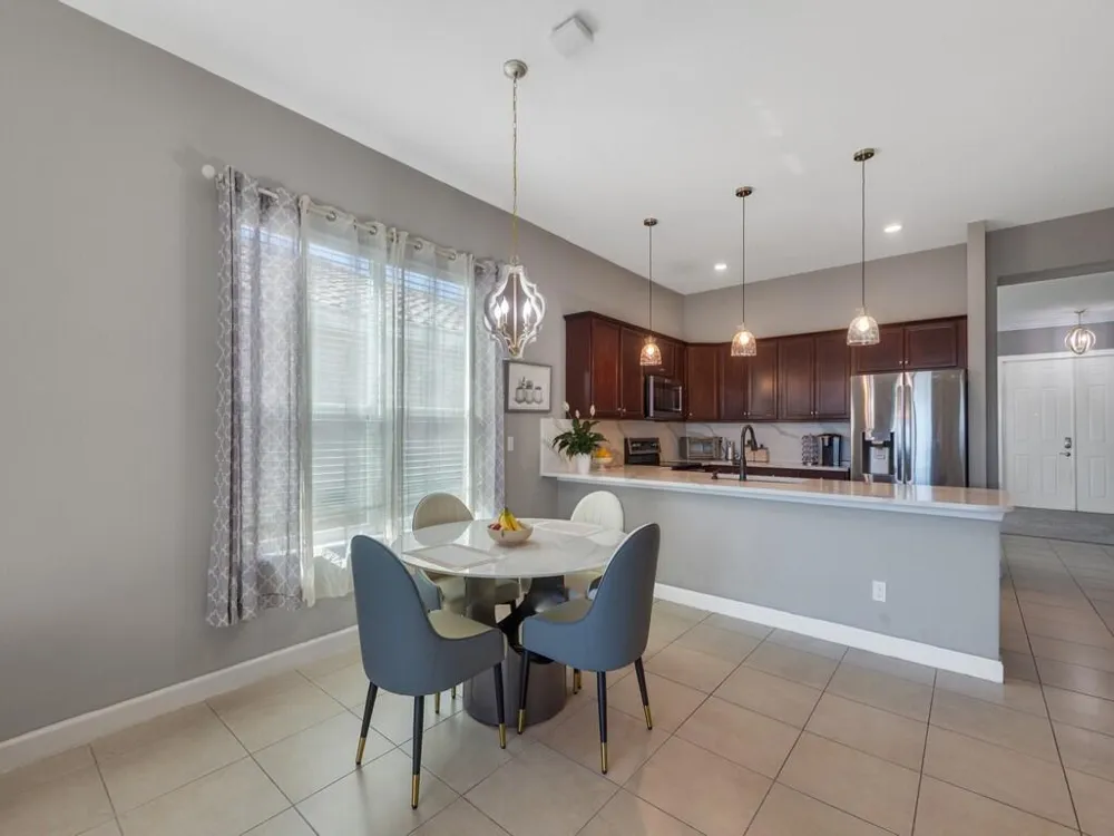 1804 BERKSHIRE CIRCLE SW Vero Beach, FL 32968