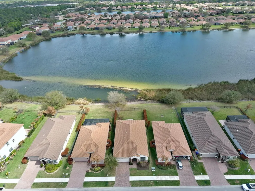 1804 BERKSHIRE CIRCLE SW Vero Beach, FL 32968