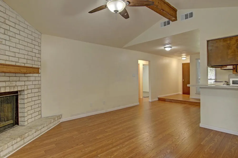 11401 Woodway Creek Drive Corpus Christi, TX 78410