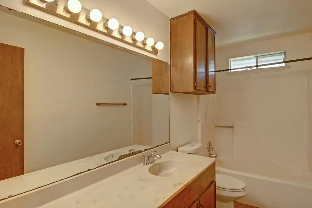 11401 Woodway Creek Drive Corpus Christi, TX 78410