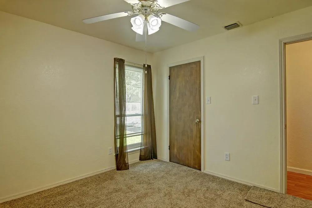 11401 Woodway Creek Drive Corpus Christi, TX 78410