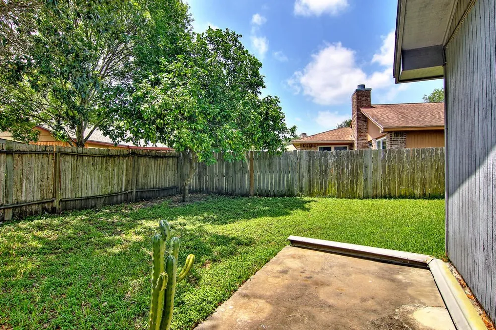 11401 Woodway Creek Drive Corpus Christi, TX 78410