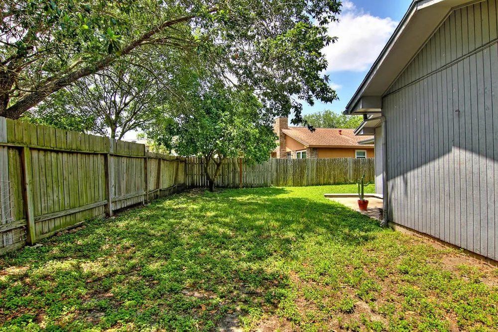 11401 Woodway Creek Drive Corpus Christi, TX 78410
