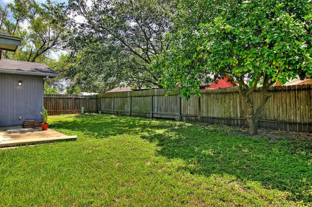 11401 Woodway Creek Drive Corpus Christi, TX 78410