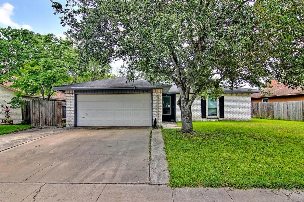 11401 Woodway Creek Drive Corpus Christi, TX 78410