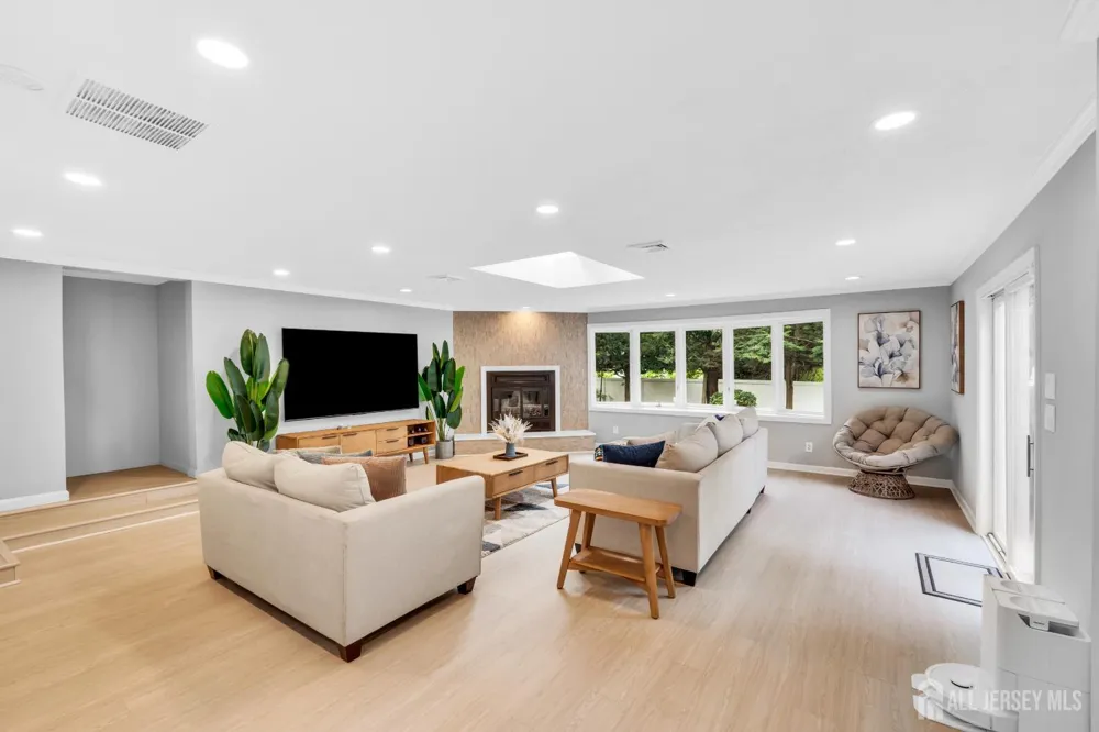 62 Pennington Road New Brunswick, NJ 08901