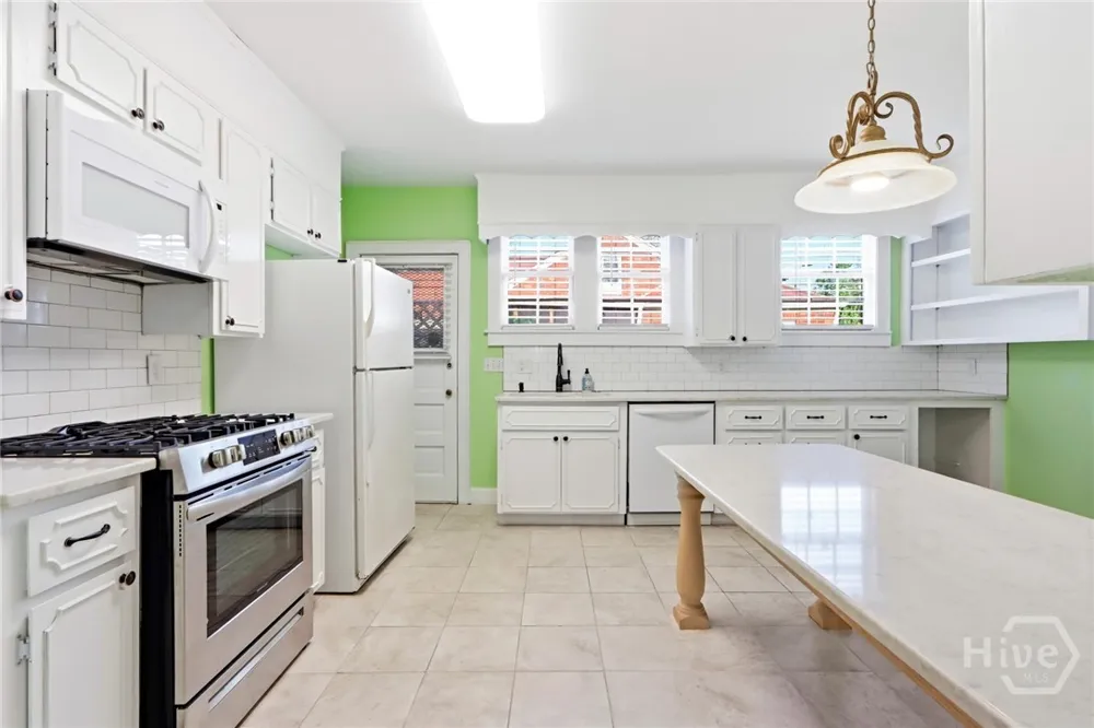705 E 51st Street Savannah, GA 31405