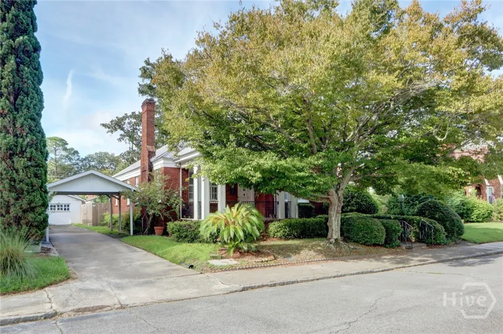 705 E 51st Street Savannah, GA 31405