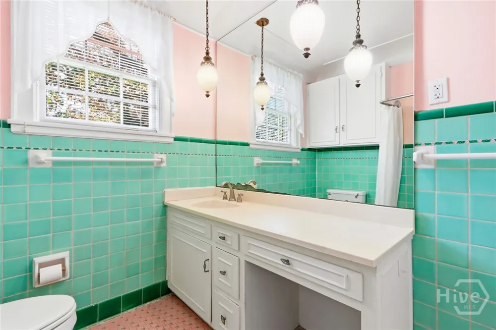 705 E 51st Street Savannah, GA 31405