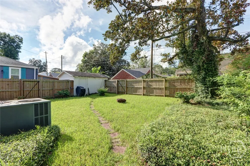 705 E 51st Street Savannah, GA 31405