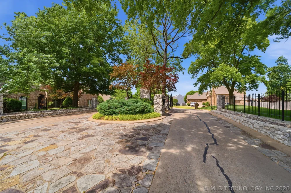 10202 S Knoxville Avenue Tulsa, OK 74137