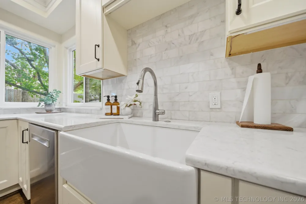 10202 S Knoxville Avenue Tulsa, OK 74137