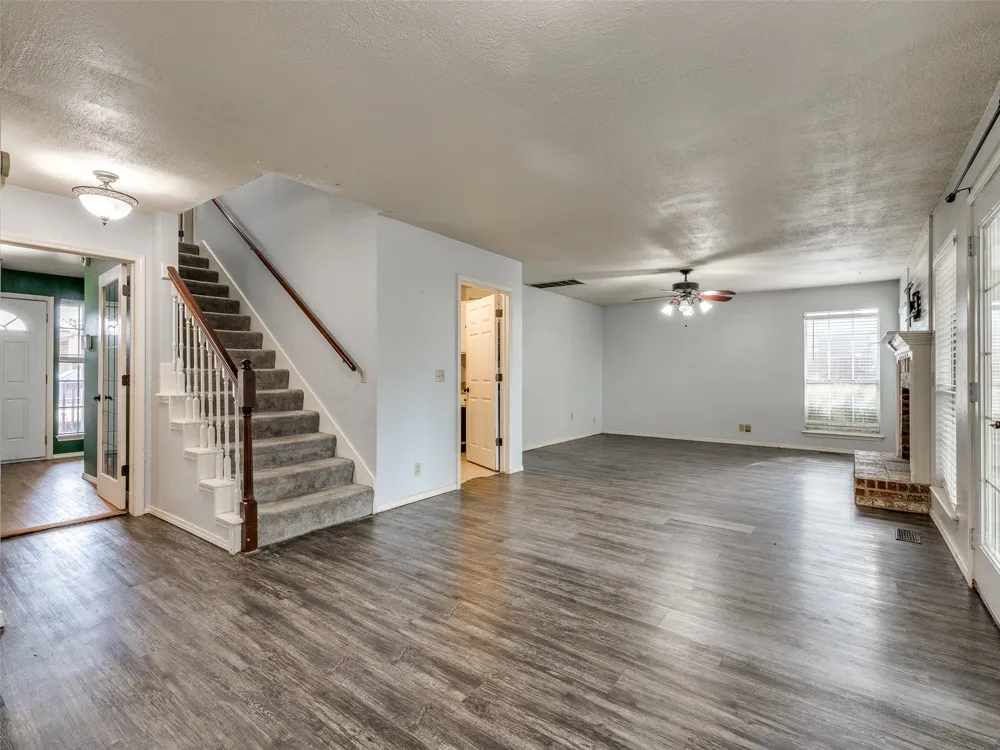 2411 W Kent Street Broken Arrow, OK 74012