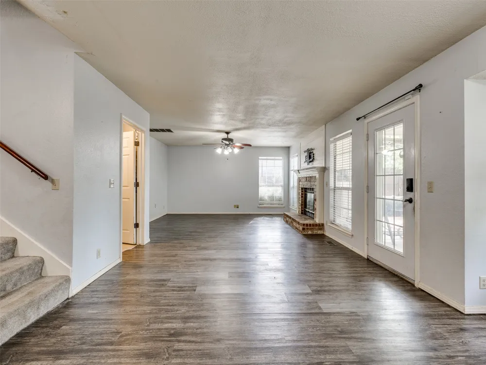 2411 W Kent Street Broken Arrow, OK 74012