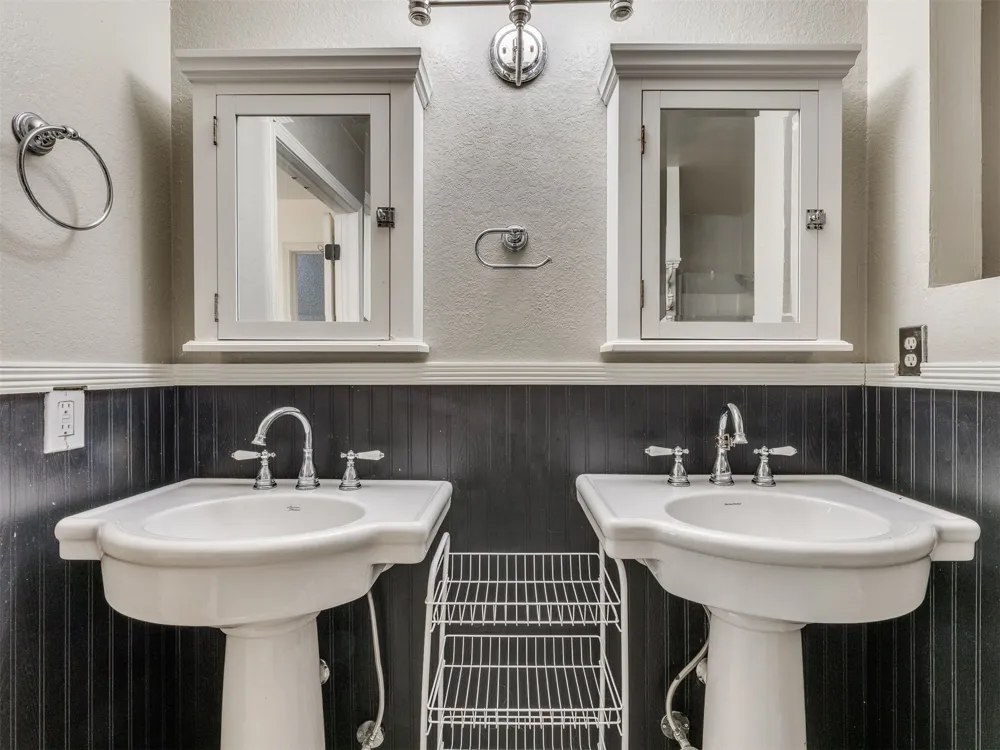 2411 W Kent Street Broken Arrow, OK 74012