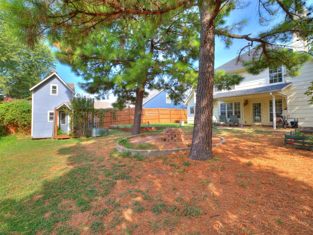 2411 W Kent Street Broken Arrow, OK 74012