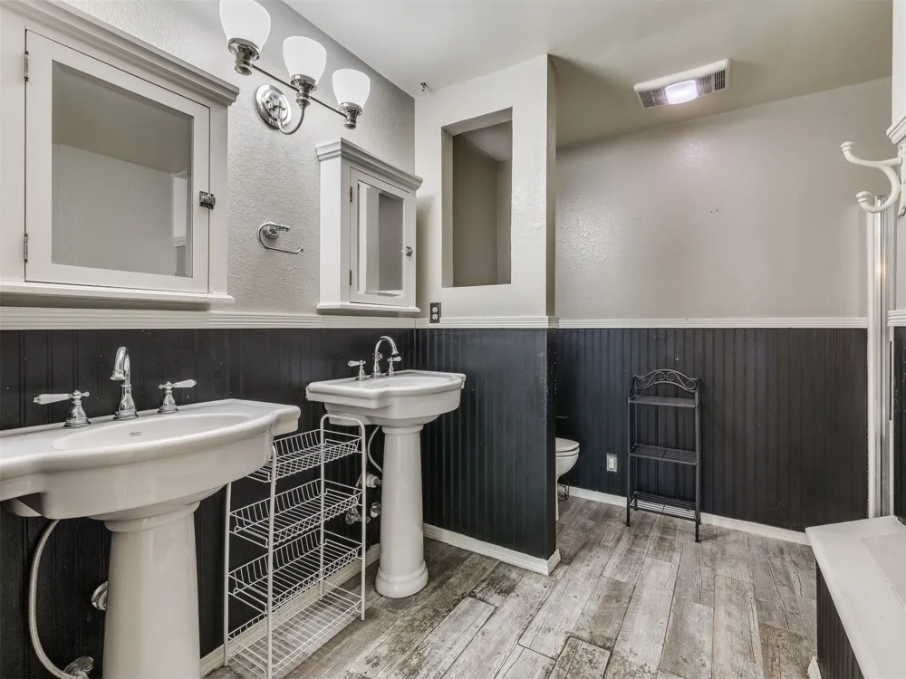2411 W Kent Street Broken Arrow, OK 74012