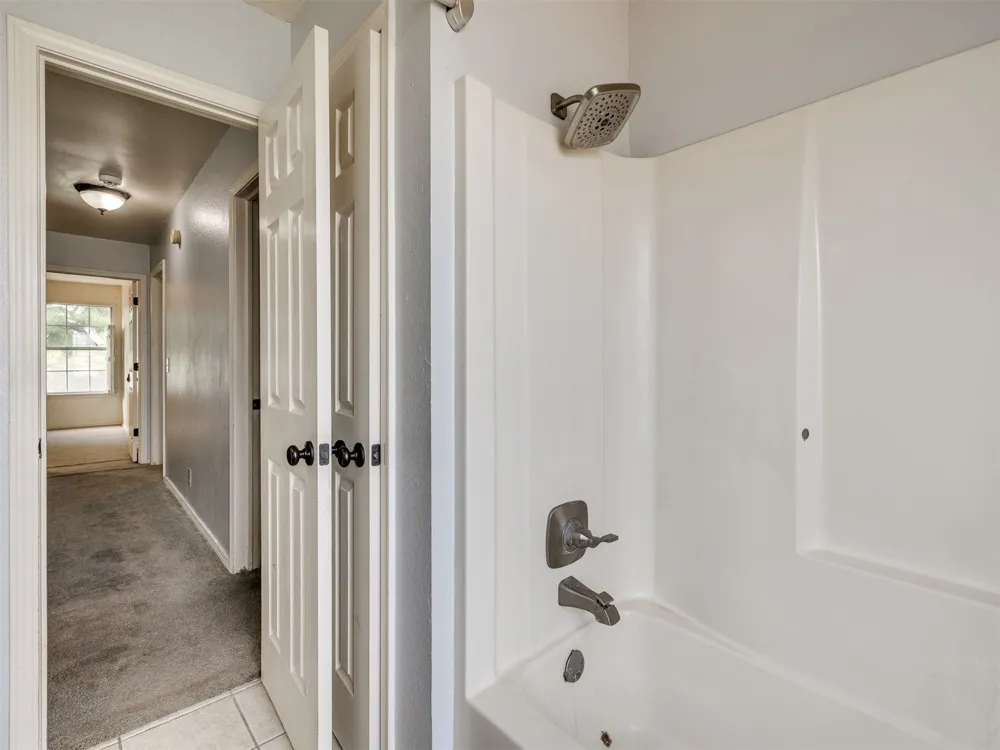 2411 W Kent Street Broken Arrow, OK 74012