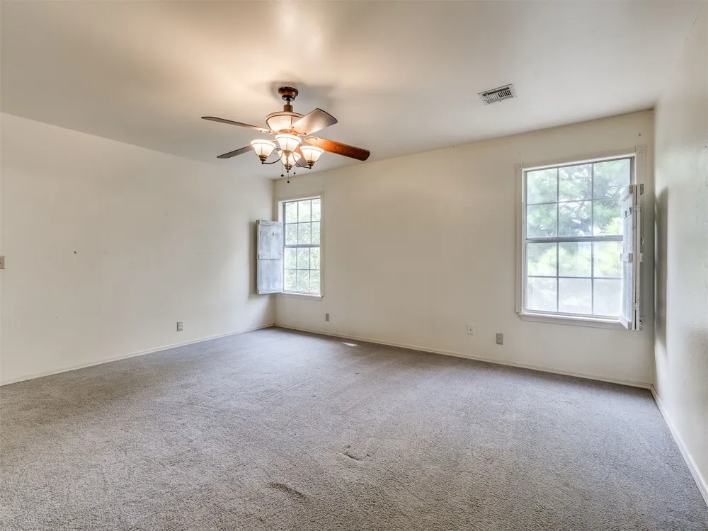 2411 W Kent Street Broken Arrow, OK 74012