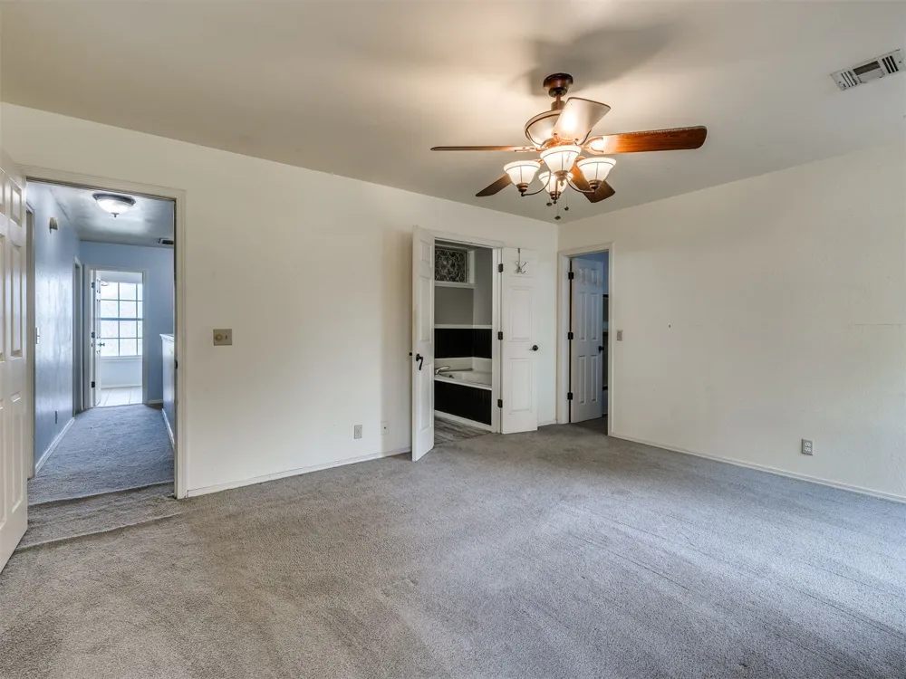 2411 W Kent Street Broken Arrow, OK 74012