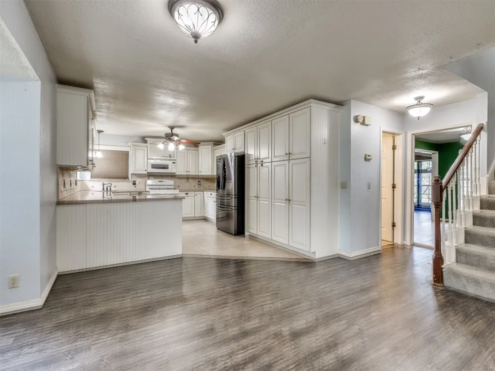2411 W Kent Street Broken Arrow, OK 74012
