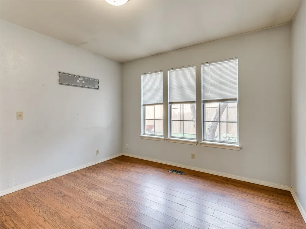 2411 W Kent Street Broken Arrow, OK 74012