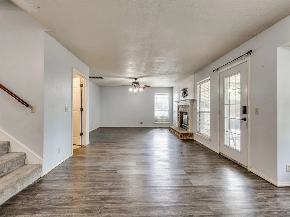 2411 W Kent Street Broken Arrow, OK 74012