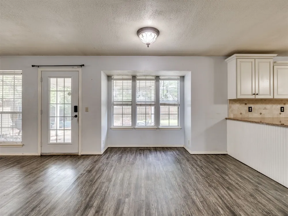 2411 W Kent Street Broken Arrow, OK 74012