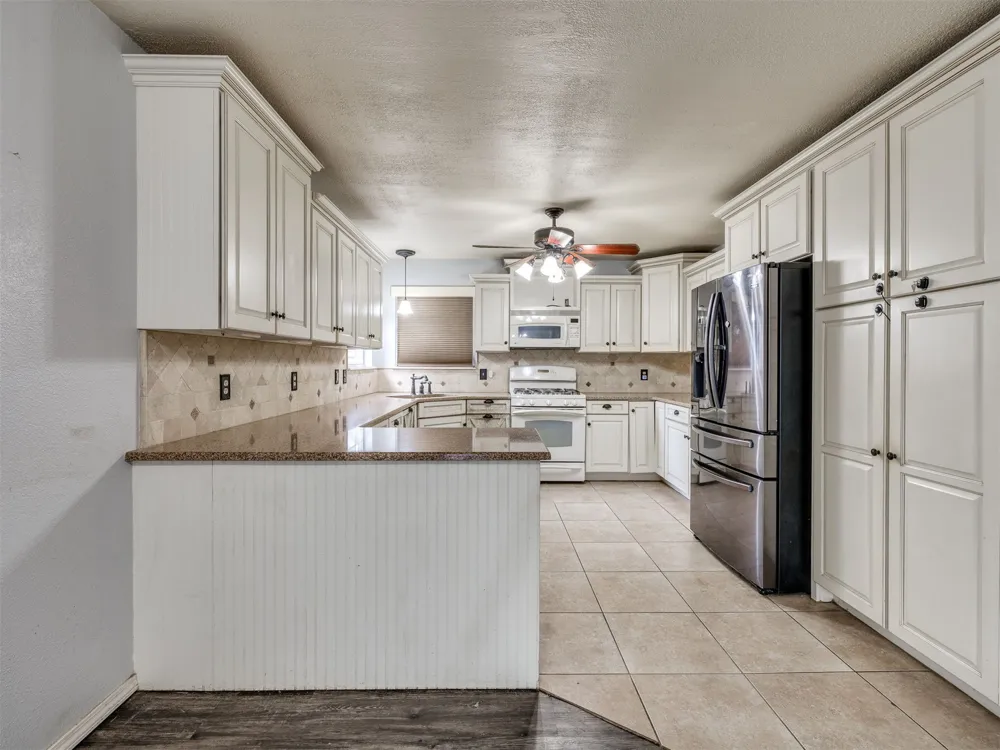 2411 W Kent Street Broken Arrow, OK 74012