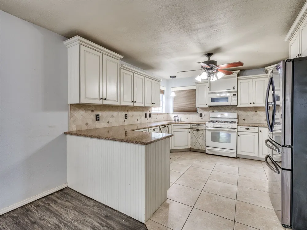 2411 W Kent Street Broken Arrow, OK 74012