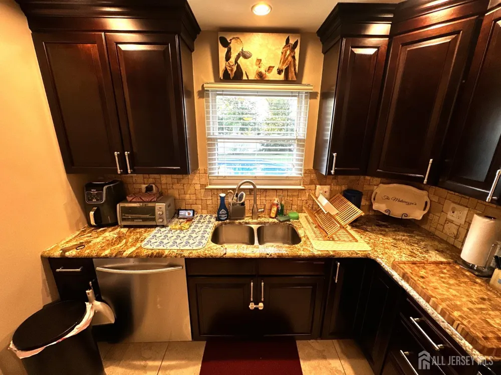 5 Nicholas Drive Old Bridge, NJ 08857