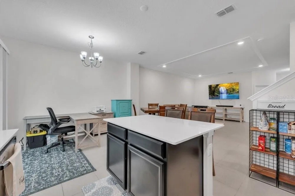 5730 SKYTOP LANE Lithia, FL 33547