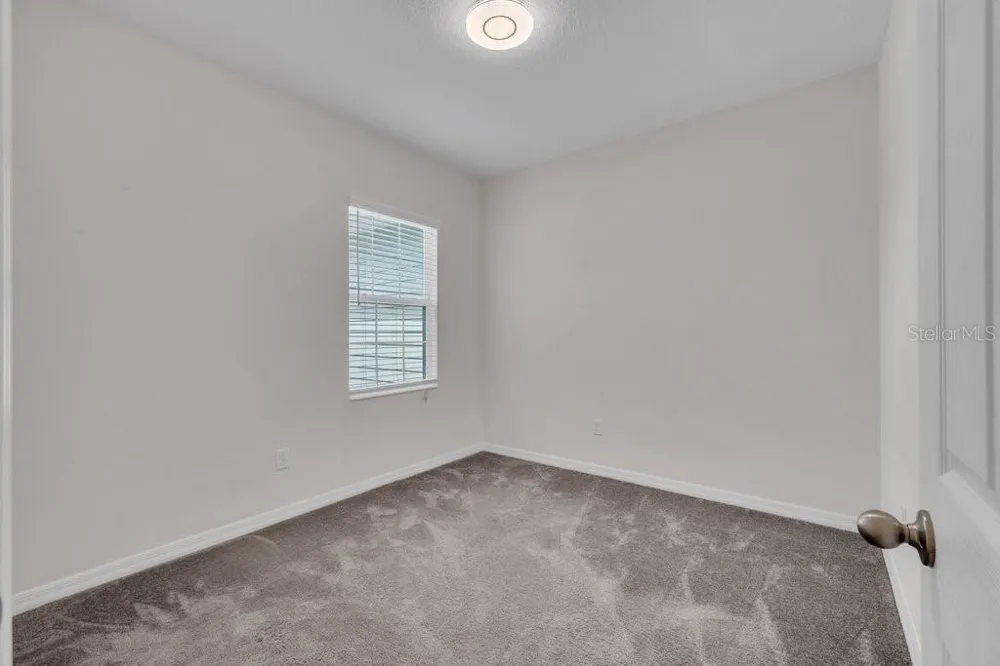 5730 SKYTOP LANE Lithia, FL 33547