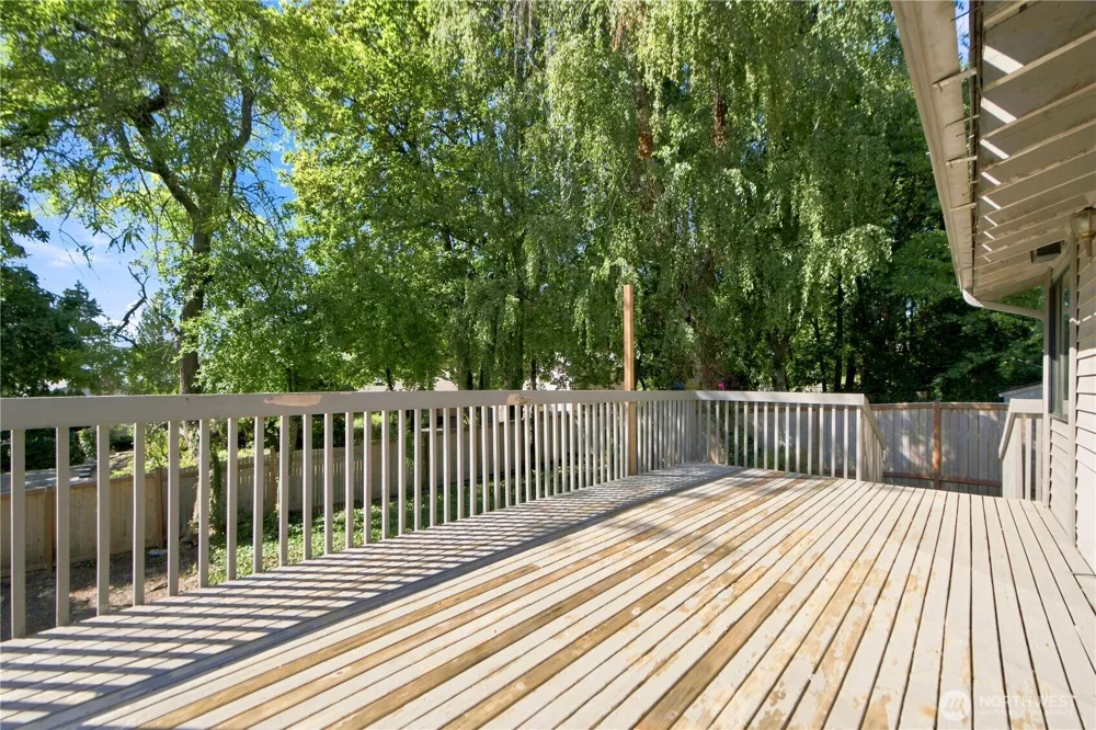 13945 SE 60th Street Bellevue, WA 98006