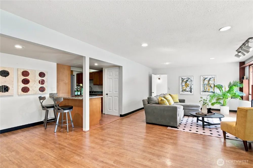 13945 SE 60th Street Bellevue, WA 98006