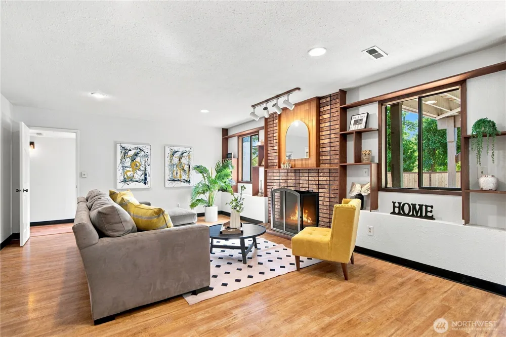 13945 SE 60th Street Bellevue, WA 98006