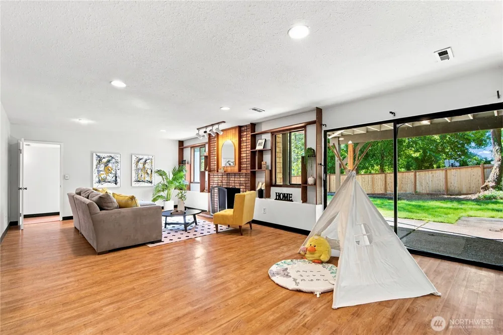 13945 SE 60th Street Bellevue, WA 98006