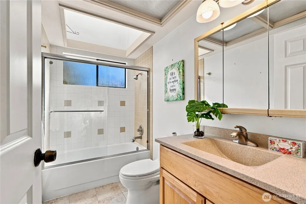 13945 SE 60th Street Bellevue, WA 98006