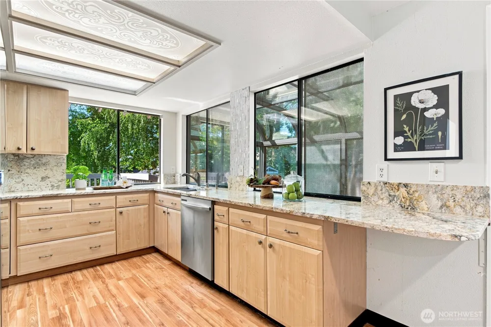 13945 SE 60th Street Bellevue, WA 98006