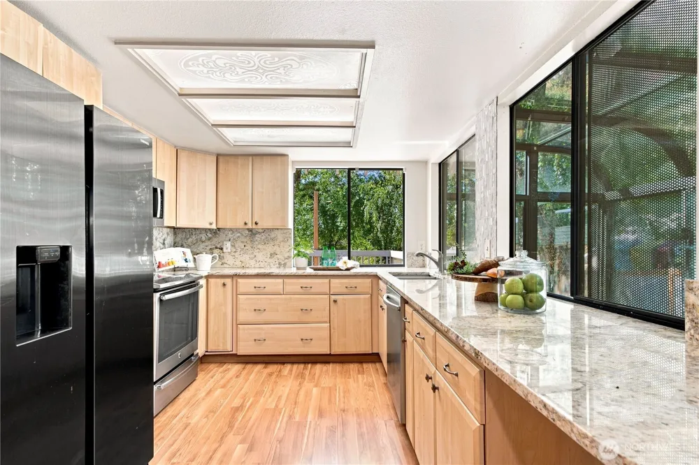 13945 SE 60th Street Bellevue, WA 98006