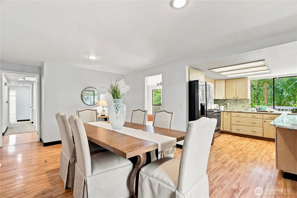 13945 SE 60th Street Bellevue, WA 98006