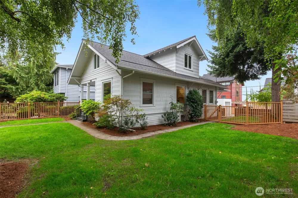313 NE 76th Street Seattle, WA 98115