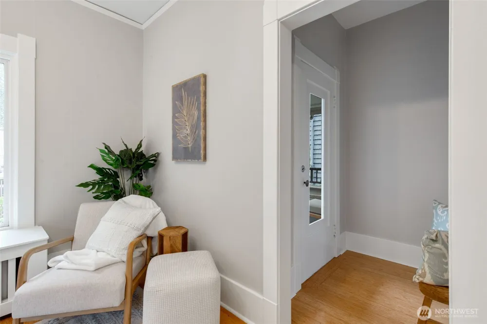 313 NE 76th Street Seattle, WA 98115