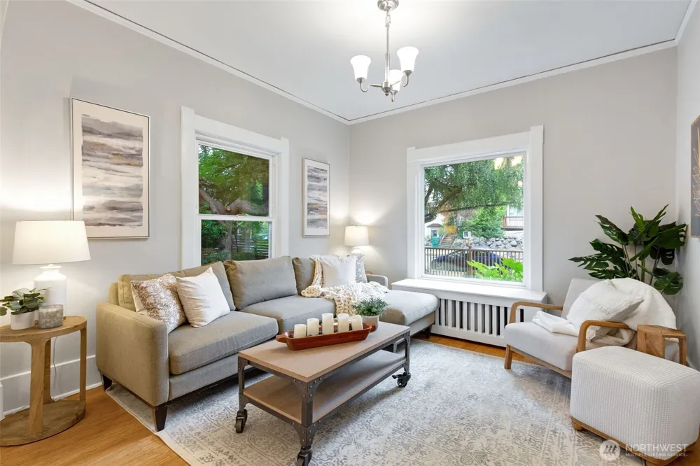 313 NE 76th Street Seattle, WA 98115