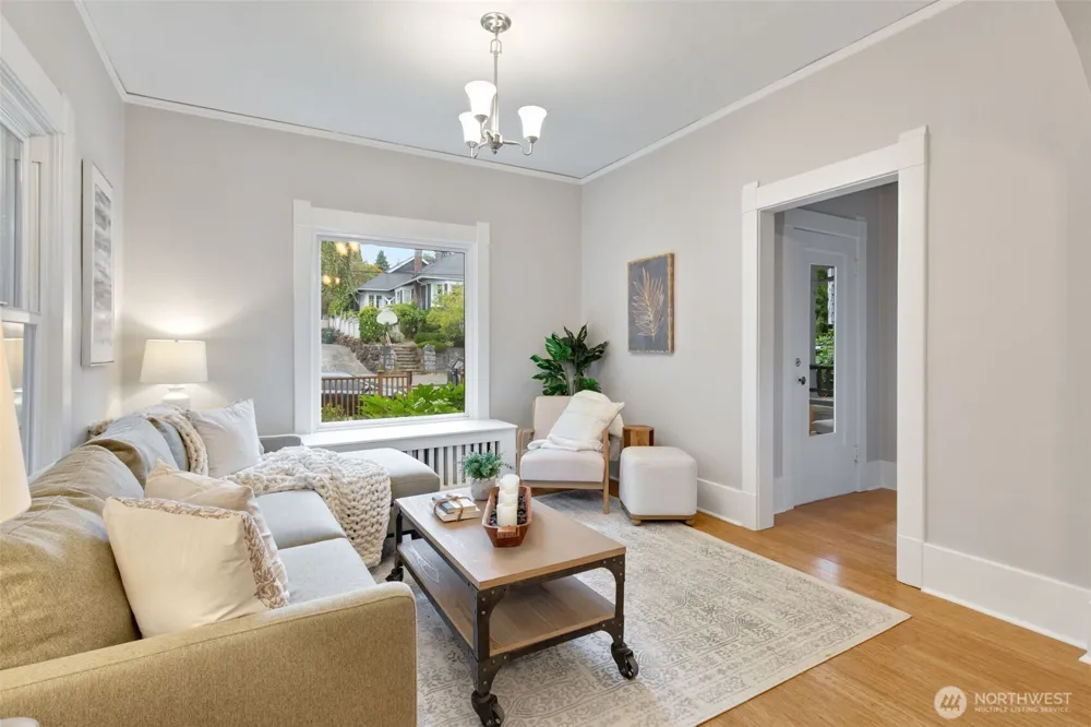 313 NE 76th Street Seattle, WA 98115