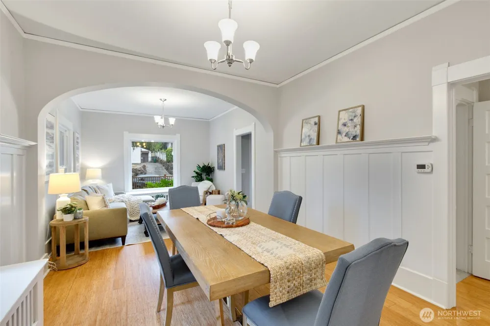 313 NE 76th Street Seattle, WA 98115