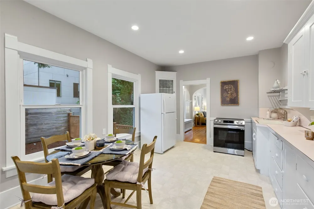 313 NE 76th Street Seattle, WA 98115