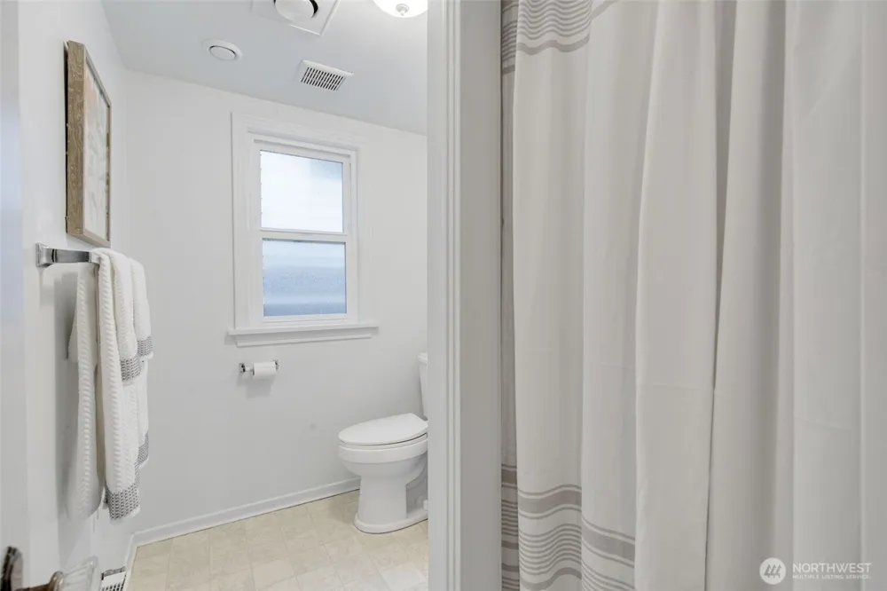 313 NE 76th Street Seattle, WA 98115