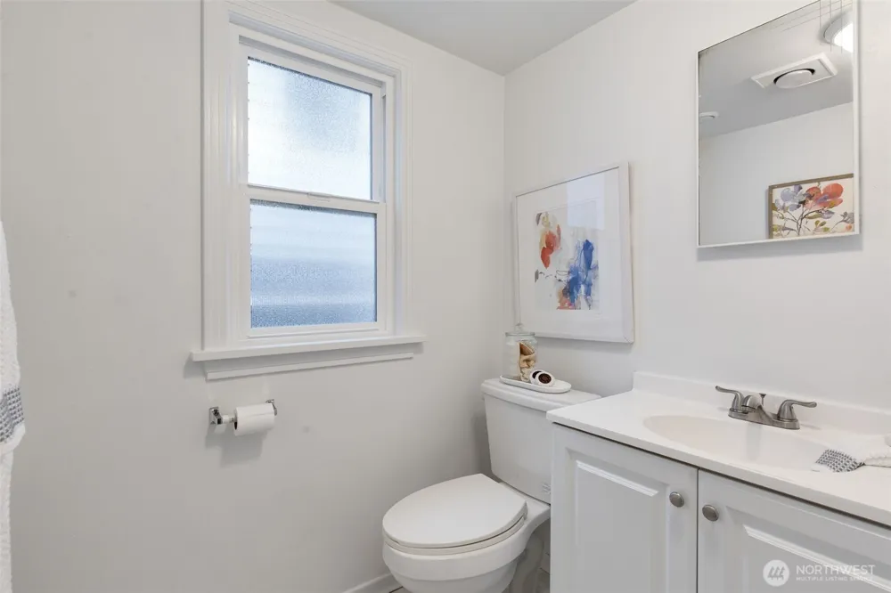 313 NE 76th Street Seattle, WA 98115