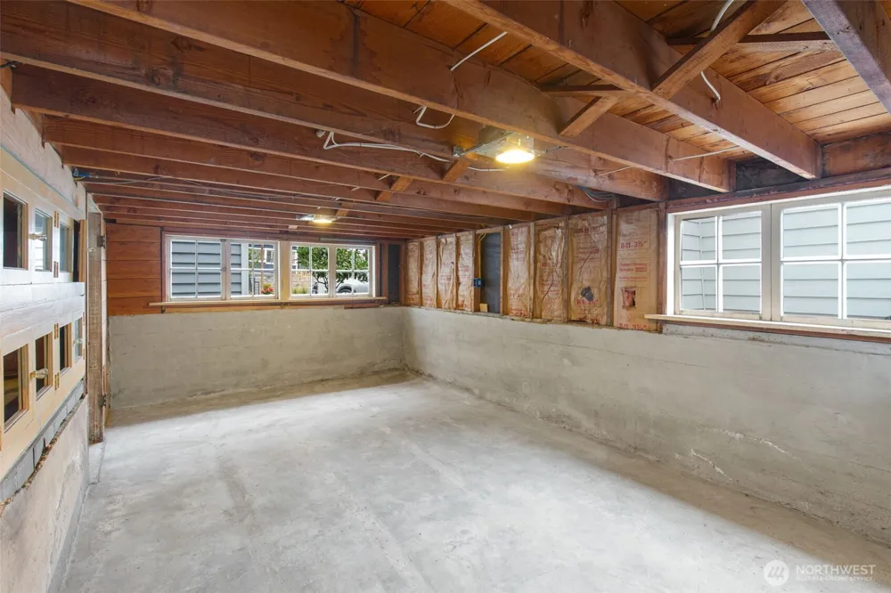 313 NE 76th Street Seattle, WA 98115